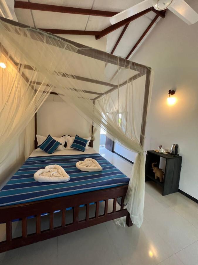Pineapple Surf Hotel Ахангама Екстериор снимка