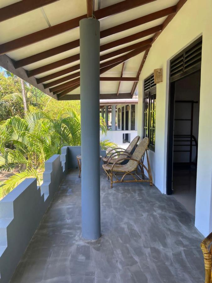 Pineapple Surf Hotel Ахангама Екстериор снимка