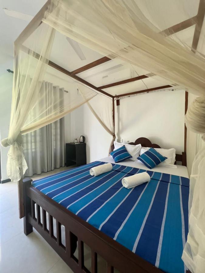 Pineapple Surf Hotel Ахангама Екстериор снимка