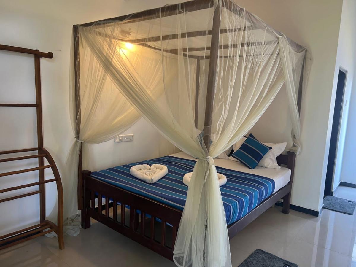 Pineapple Surf Hotel Ахангама Екстериор снимка