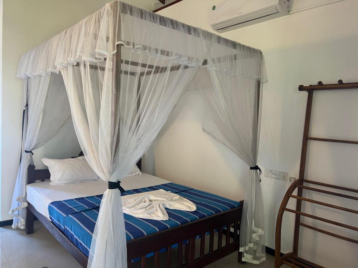 Pineapple Surf Hotel Ахангама Екстериор снимка