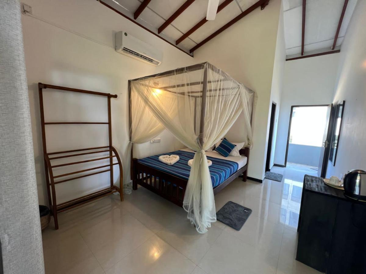 Pineapple Surf Hotel Ахангама Екстериор снимка