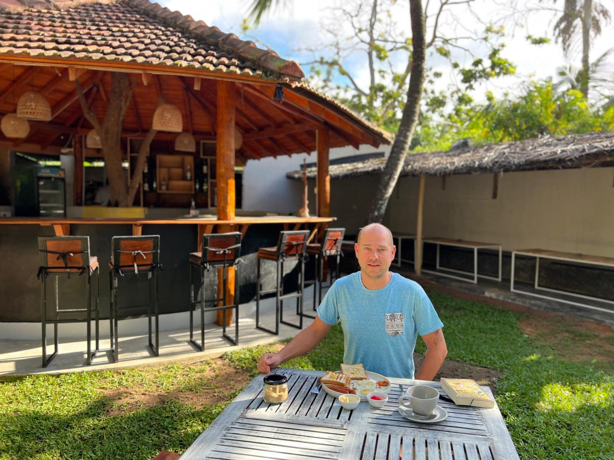 Pineapple Surf Hotel Ахангама Екстериор снимка