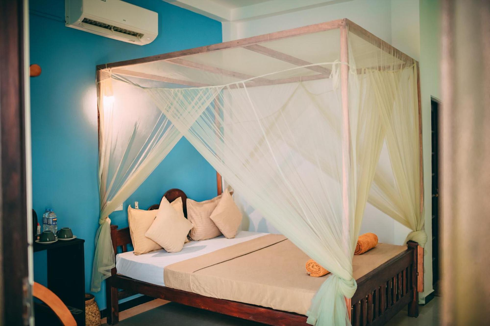 Pineapple Surf Hotel Ахангама Екстериор снимка